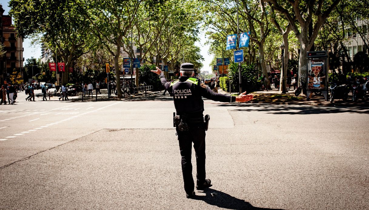 https://wips.plug.it/cips/notizie.virgilio.it/cms/2025/06/blackout-spagna.jpg