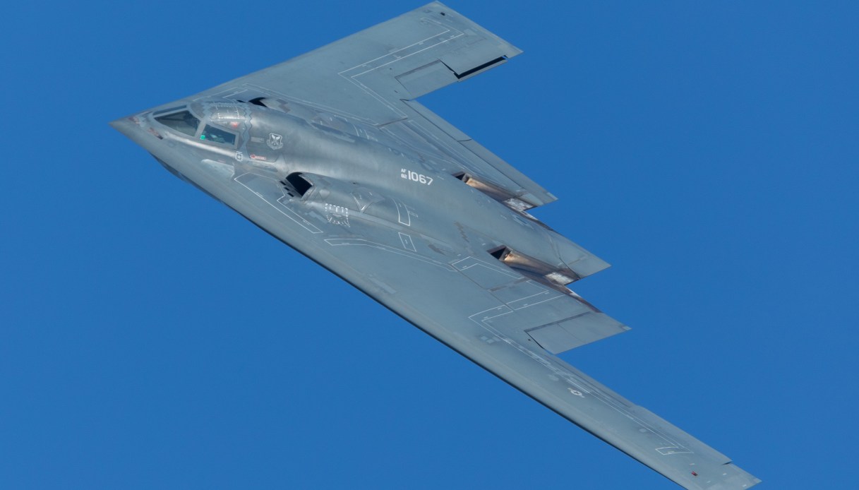 https://wips.plug.it/cips/notizie.virgilio.it/cms/2025/06/bombe-bunker-aereo-trump.jpg