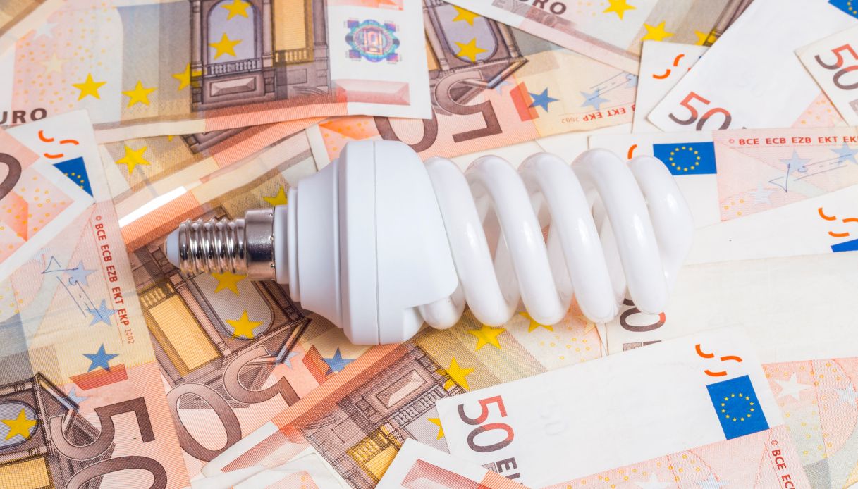 https://wips.plug.it/cips/notizie.virgilio.it/cms/2025/06/bonus-bollette-200-euro.jpg