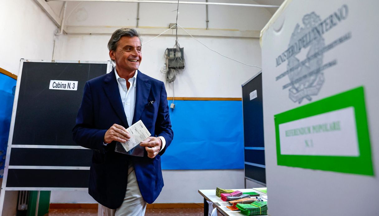 https://wips.plug.it/cips/notizie.virgilio.it/cms/2025/06/calenda-problemi-al-seggio-con-scheda-elettorale.jpg