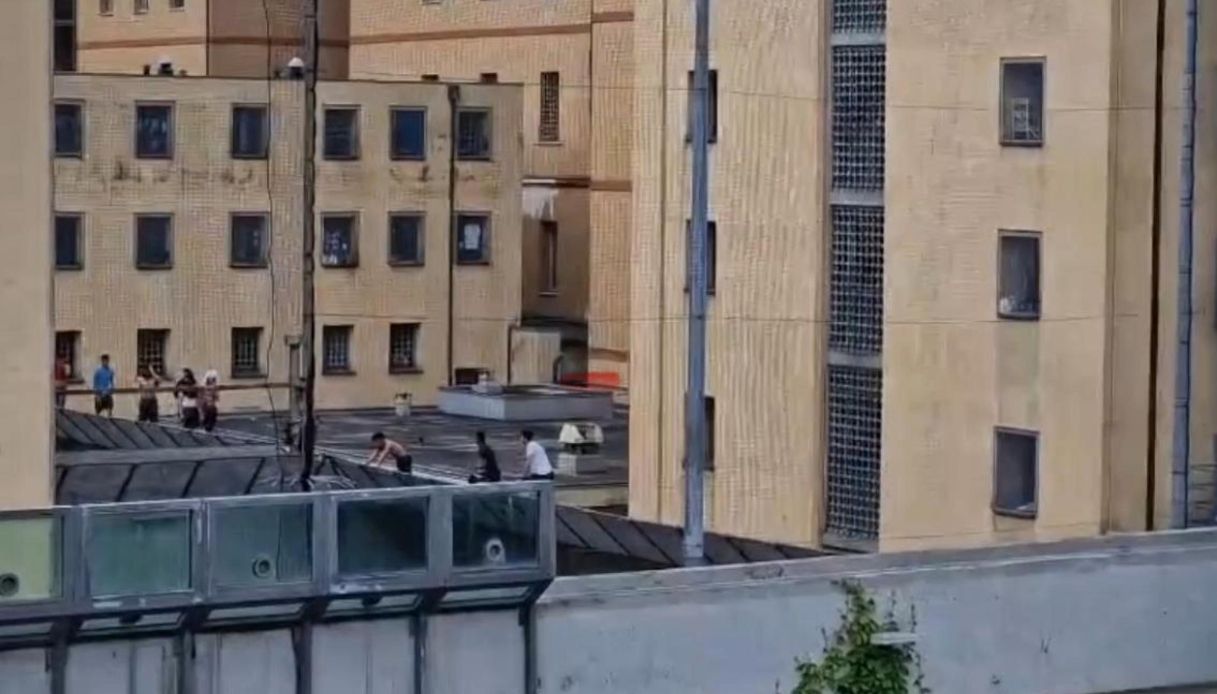 Stupro nel carcere Marassi di Genova