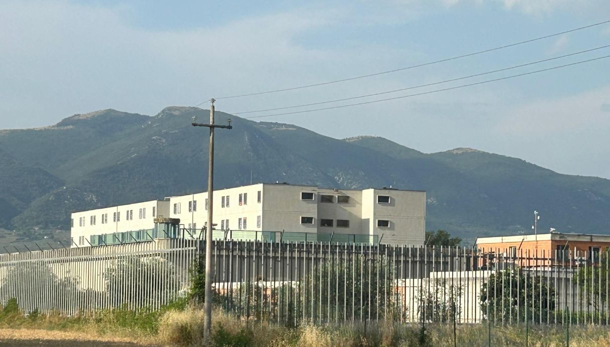 https://wips.plug.it/cips/notizie.virgilio.it/cms/2025/06/carceri-terni-spoleto-aosta.jpg