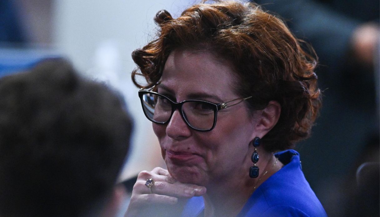 https://wips.plug.it/cips/notizie.virgilio.it/cms/2025/06/carla-zambelli-deputata-brasiliana-interpol.jpg