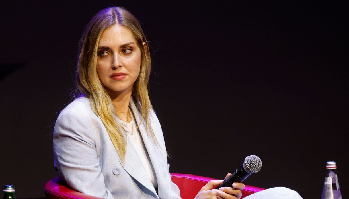 https://wips.plug.it/cips/notizie.virgilio.it/cms/2025/06/chiara-ferragni-tbs-crew-fenice.jpg