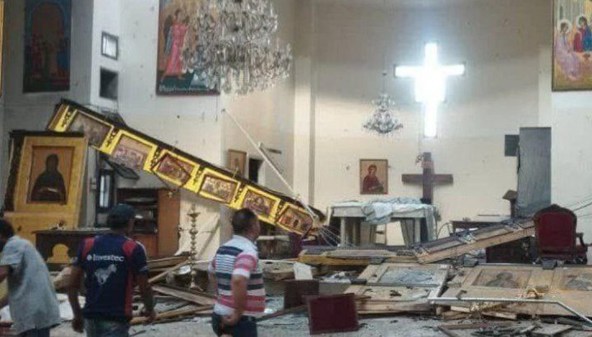 https://wips.plug.it/cips/notizie.virgilio.it/cms/2025/06/damasco-attentato-isis.jpg