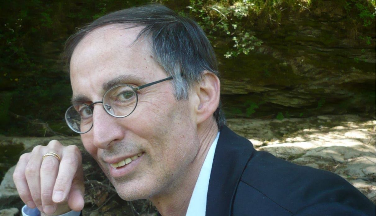 https://wips.plug.it/cips/notizie.virgilio.it/cms/2025/06/daniele-pieroni-scrittore-suicidio-assistito-toscana.jpg