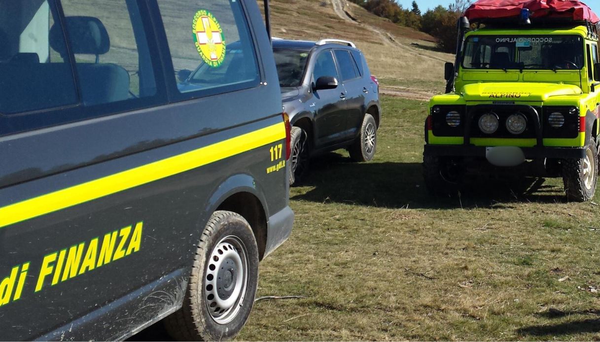 Elicottero tocca un altro velivolo e precipita vicino al monte Rota a Dobbiaco, morto il pilota Uwe Werner Elicottero tocca un altro velivolo e precipita vicino al monte Rota a Dobbiaco, morto il pilota Uwe Werner
