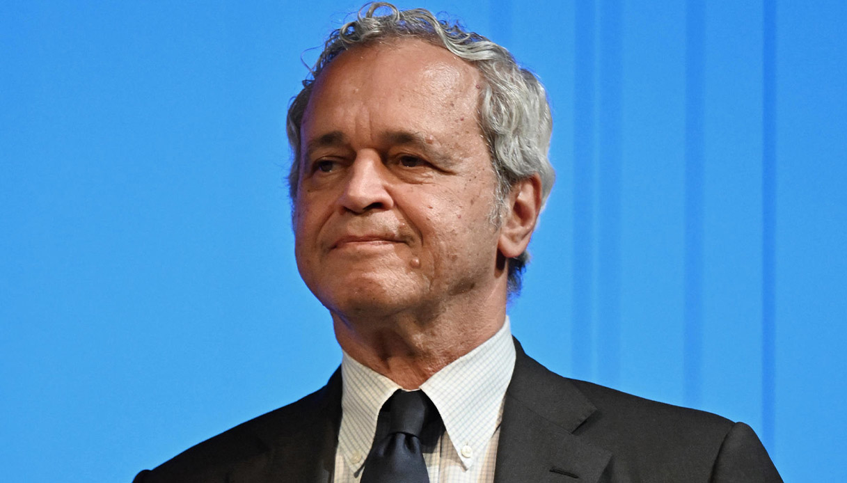 https://wips.plug.it/cips/notizie.virgilio.it/cms/2025/06/enrico-mentana-tg-la7.jpg