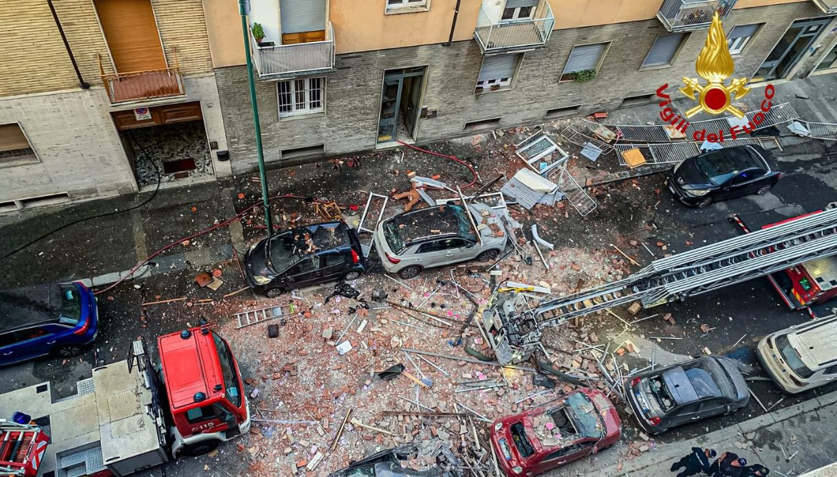 Esplosione e incendio a Torino in via Nizza nell