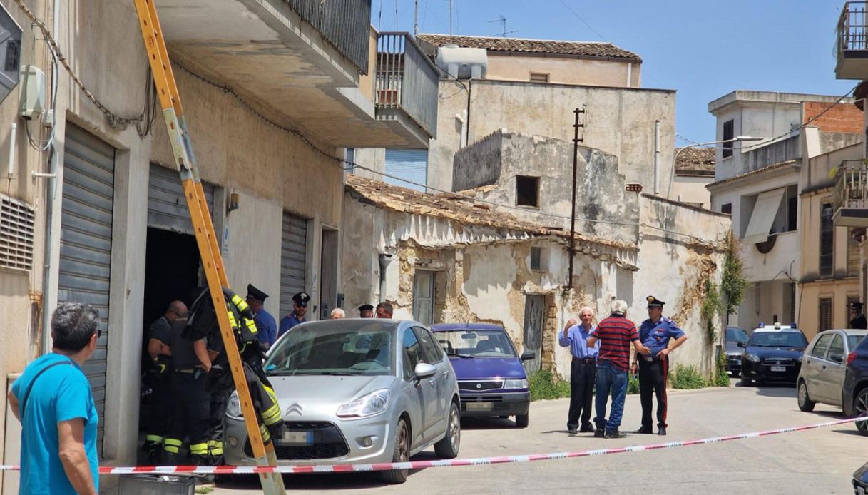 Femminicidio suicidio a Castelvetrano, uomo trovato impiccato dopo aver ucciso la moglie Femminicidio suicidio a Castelvetrano, uomo trovato impiccato dopo aver ucciso la moglie