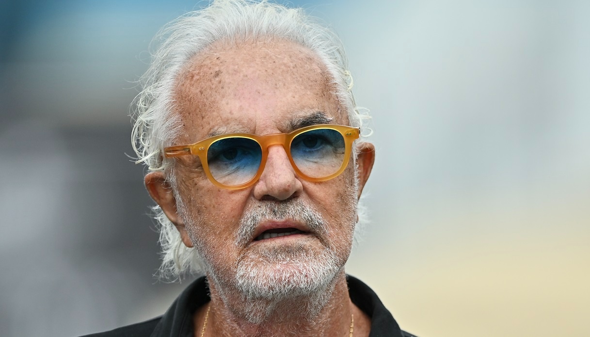 flavio briatore attacca l italia non mi merita la replica all accusa sulla fuga a monaco per le tasse