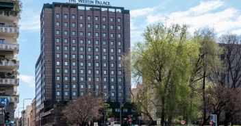 furto-turista-orologi-falsi