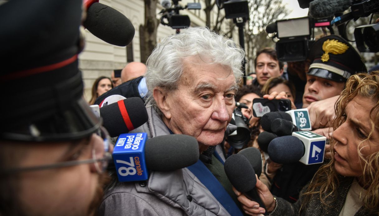 Delitto di Garlasco, l’avvocato di Andrea Sempio e l’elemento che lo “scagionerebbe”: cos’ha detto Lovati Delitto di Garlasco, l’avvocato di Andrea Sempio e l’elemento che lo “scagionerebbe”: cos’ha detto Lovati