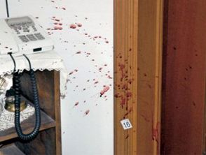 Garlasco, il giallo della macchia di sangue sulla cornetta del telefono: l'ipotesi di più persone sulla scena