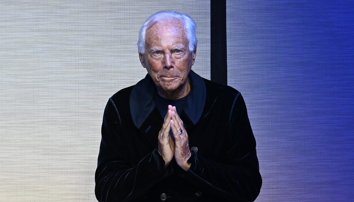 https://wips.plug.it/cips/notizie.virgilio.it/cms/2025/06/giorgio-armani-ricovero-sfilata-milano.jpg