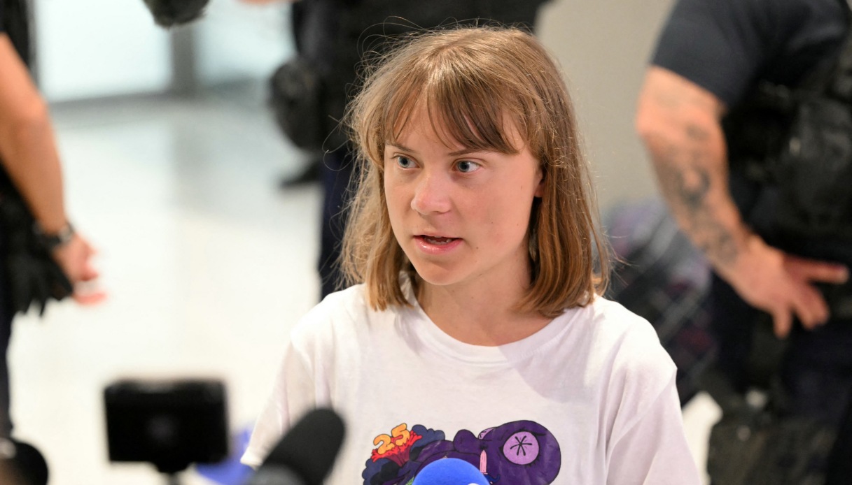 https://wips.plug.it/cips/notizie.virgilio.it/cms/2025/06/greta-thumberg-contro-netanyahu.jpg