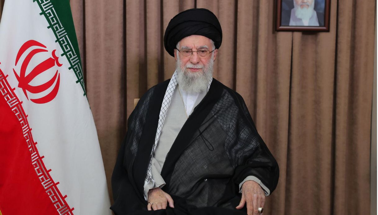 https://wips.plug.it/cips/notizie.virgilio.it/cms/2025/06/guerra-israele-iran-ali-khamenei.jpg