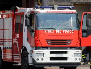 Incendio a Milano in via Felice Lope de Vega, 18 persone in ospedale: sono tutte intossicate