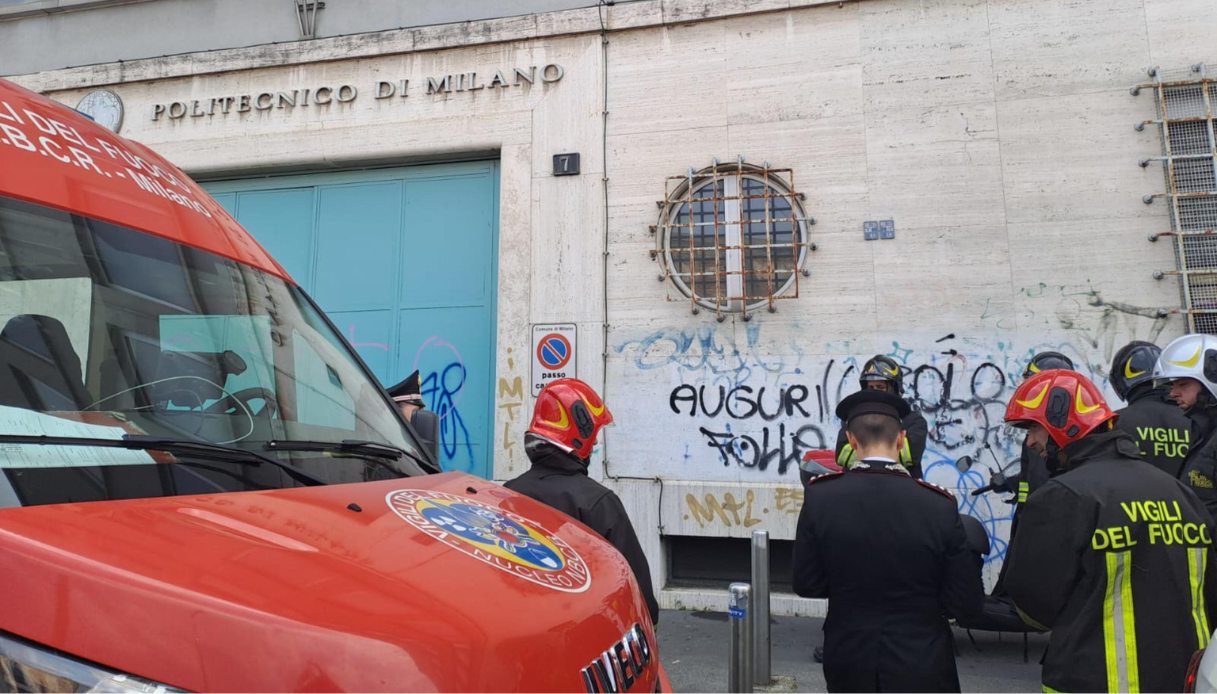 https://wips.plug.it/cips/notizie.virgilio.it/cms/2025/06/incendio-politecnico-milano-esplosione-sali-di-diazonio.jpg