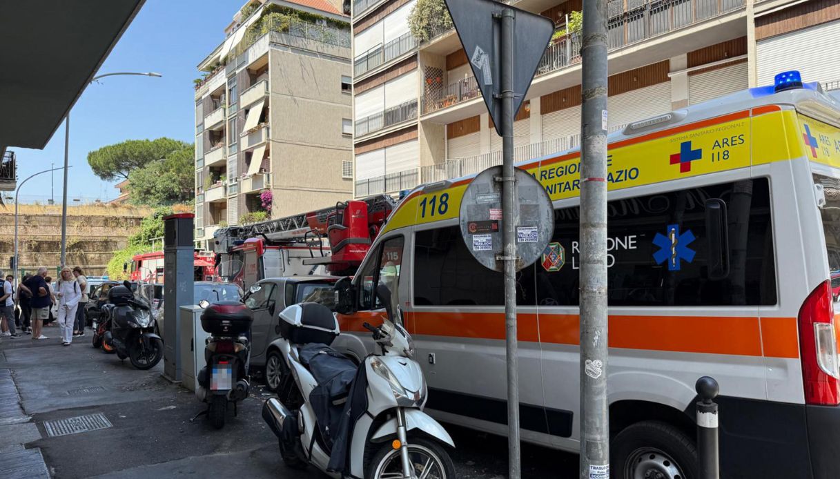 Incendio in appartamento a Roma in zona Balduina: morta una donna di 84 anni, evacuato l Incendio in appartamento a Roma in zona Balduina: morta una donna di 84 anni, evacuato l