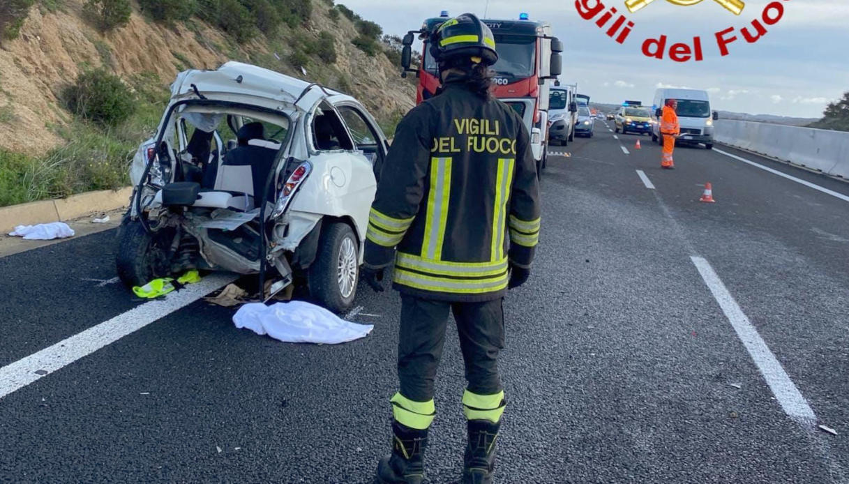 Auto contromano e grave incidente sull Auto contromano e grave incidente sull