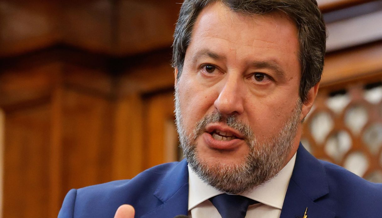 https://wips.plug.it/cips/notizie.virgilio.it/cms/2025/06/insulti-social-figlia-salvini.jpg