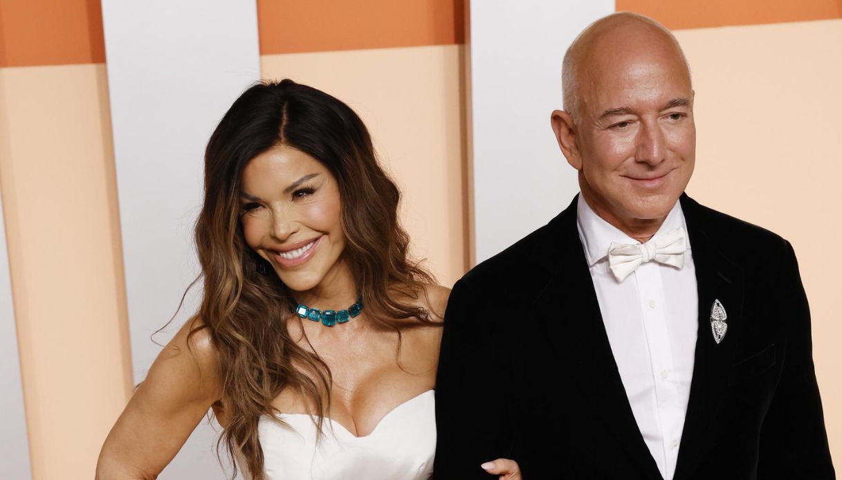 https://wips.plug.it/cips/notizie.virgilio.it/cms/2025/06/jeff-bezos-matrimonio-lauren-sanchez-venezia-invitati-2.jpg
