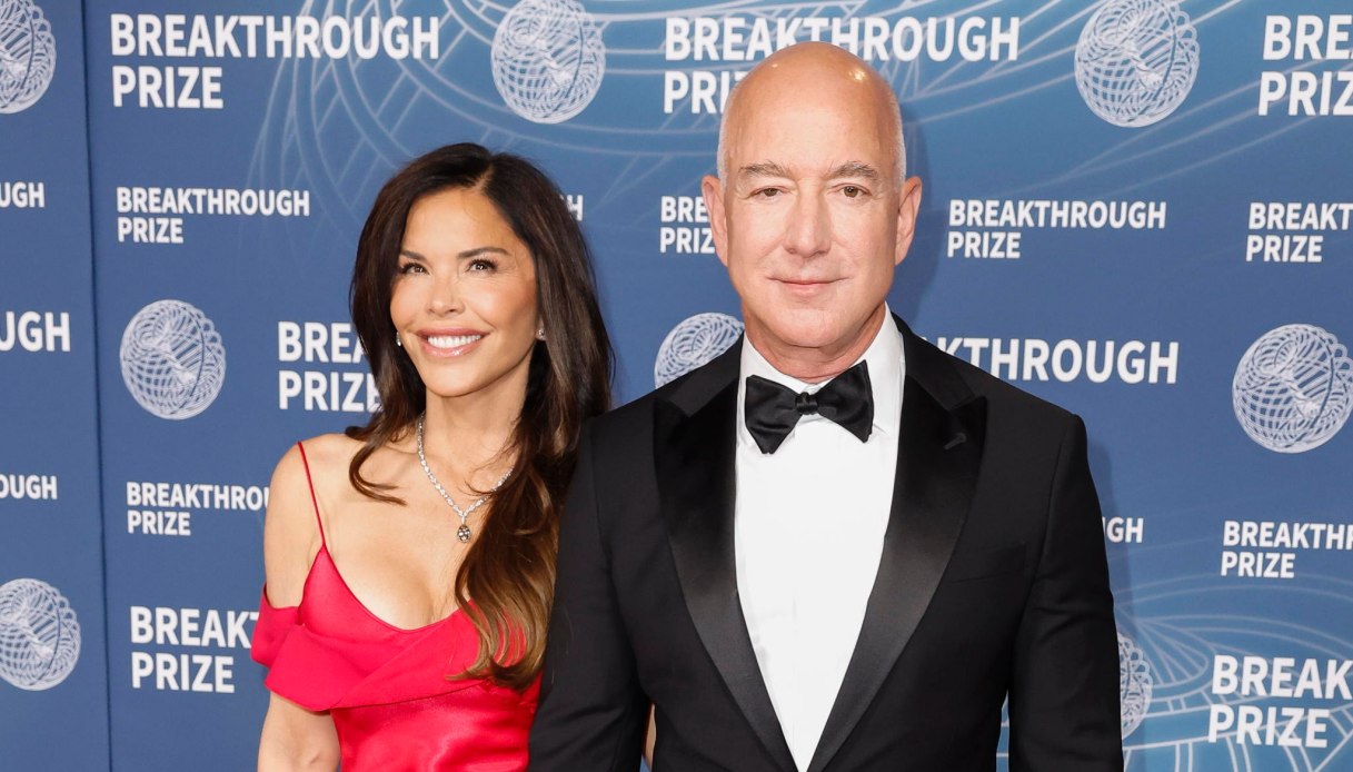 Il regalo di Jeff Bezos e Lauren Sanchez a Venezia e la flotta di yacht in arrivo tra le polemiche
