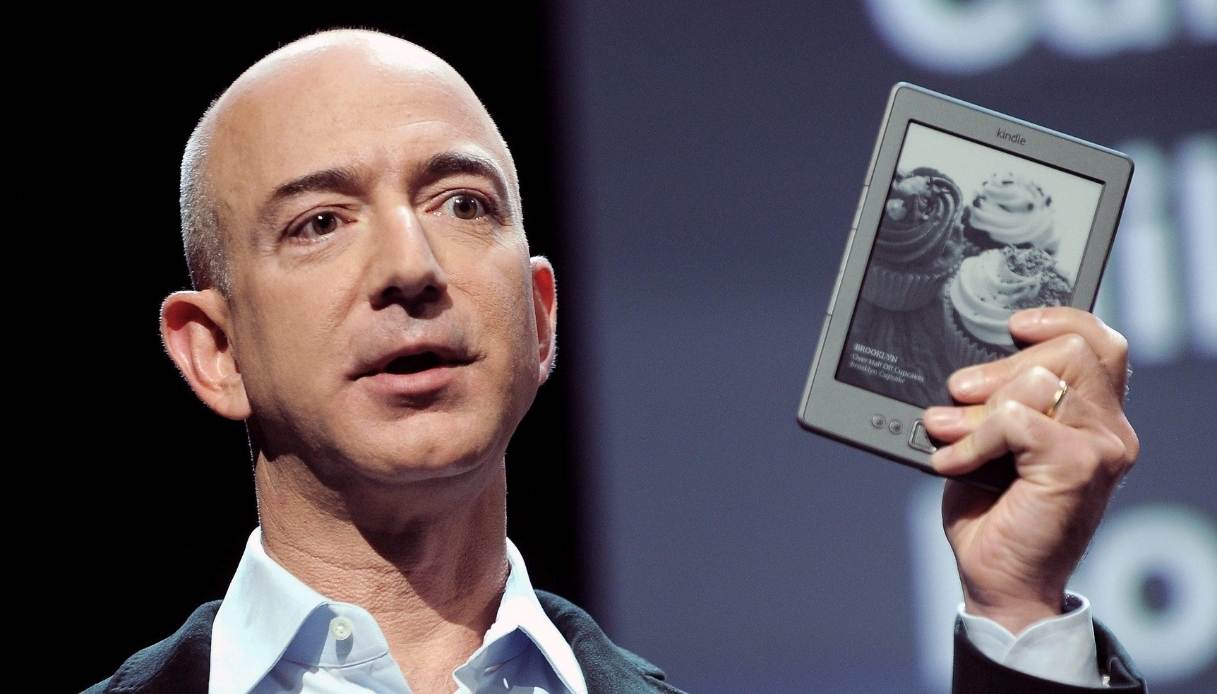 https://wips.plug.it/cips/notizie.virgilio.it/cms/2025/06/jeff-bezos.jpg