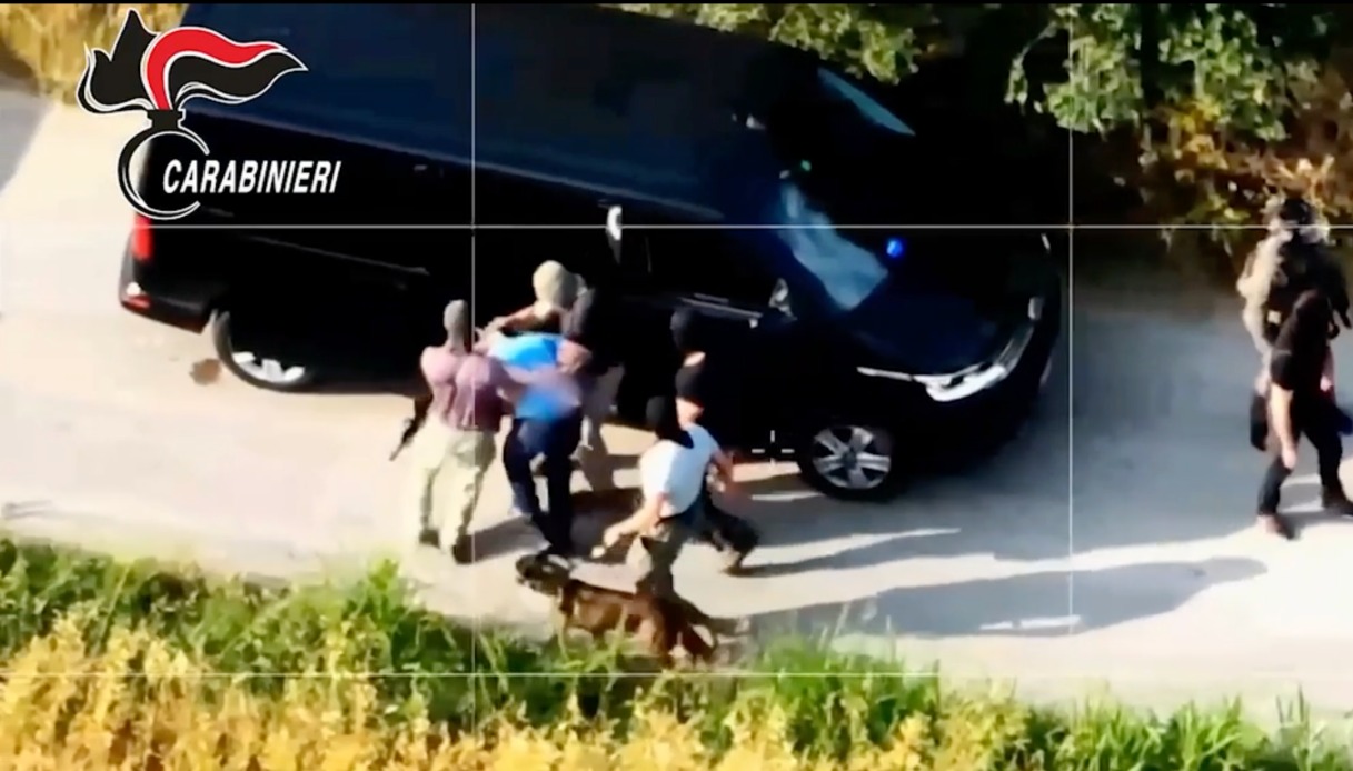 Un frame del video dell'arresto di Vasile Frumuzache