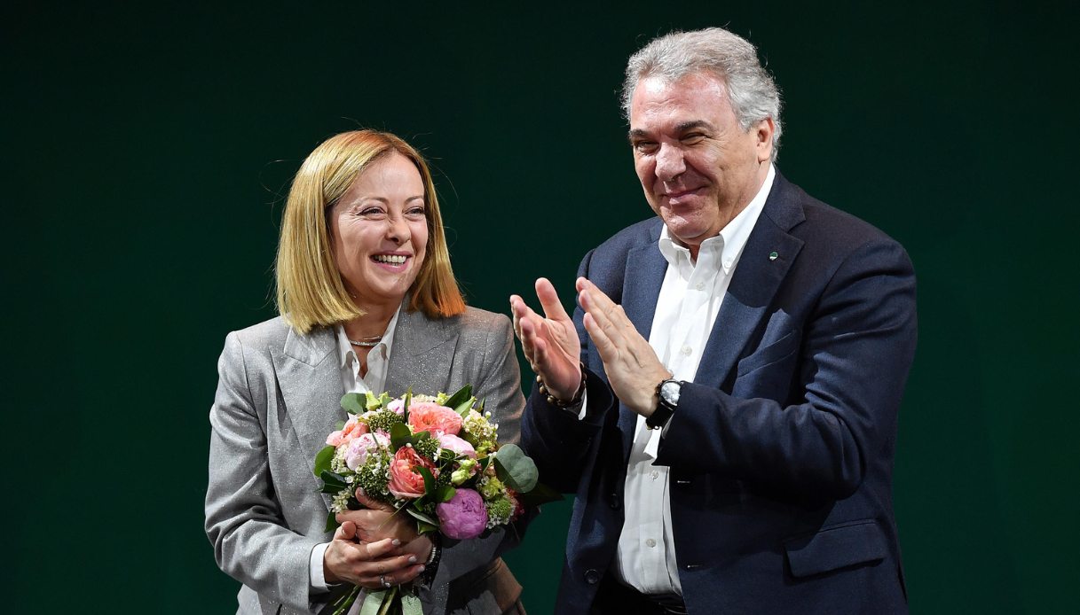 https://wips.plug.it/cips/notizie.virgilio.it/cms/2025/06/luigi-sbarra-meloni-cisl.jpg