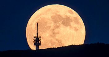 Luna delle Fragole