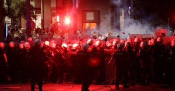 manifestanti-polizia-belgrado