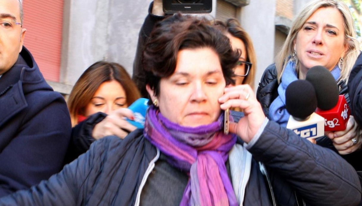 Maria Concetta figlia di Totò Riina arrestata per estorsione, accusata col marito Antonino Ciavarello Maria Concetta figlia di Totò Riina arrestata per estorsione, accusata col marito Antonino Ciavarello