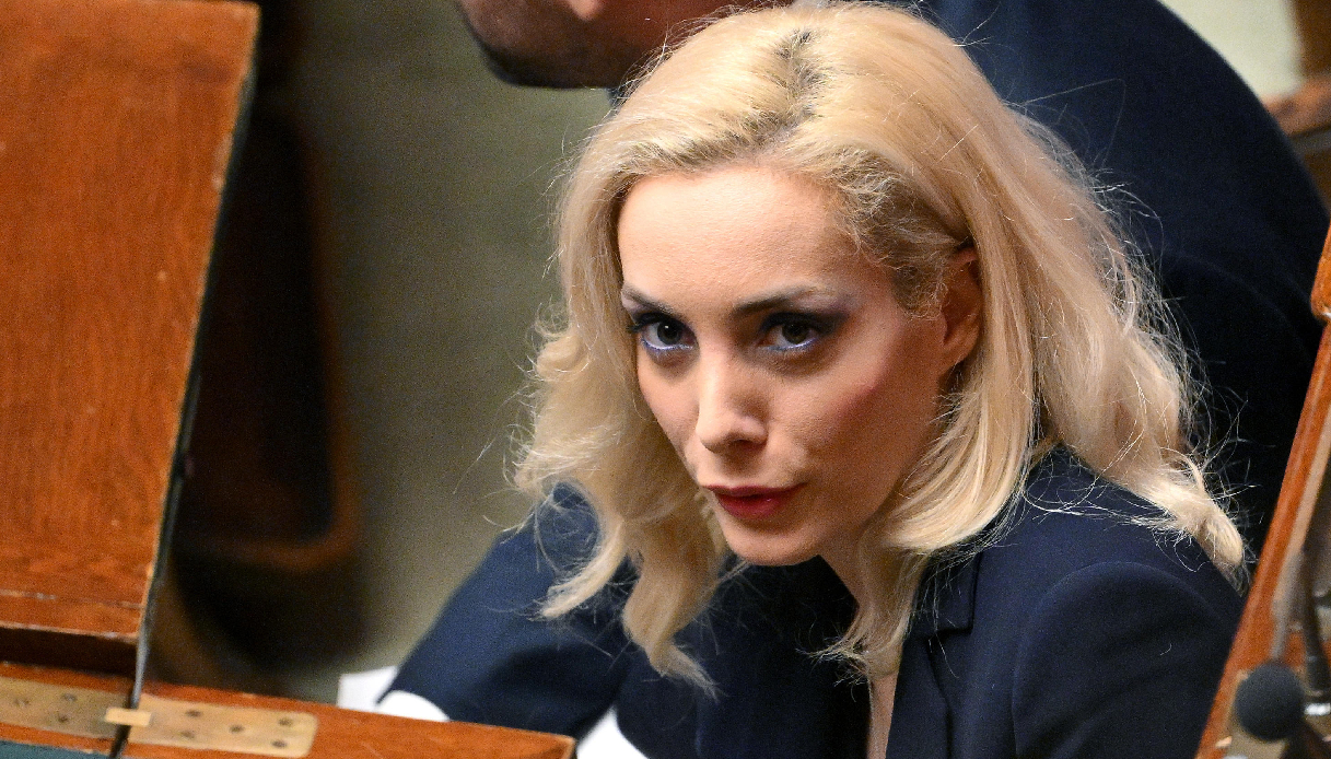 https://wips.plug.it/cips/notizie.virgilio.it/cms/2025/06/marta-fascina-arcore.jpg