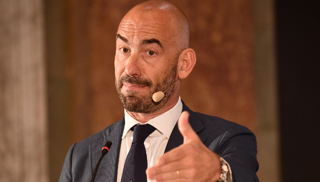 https://wips.plug.it/cips/notizie.virgilio.it/cms/2025/06/matteo-bassetti-spugne-cucina.jpg