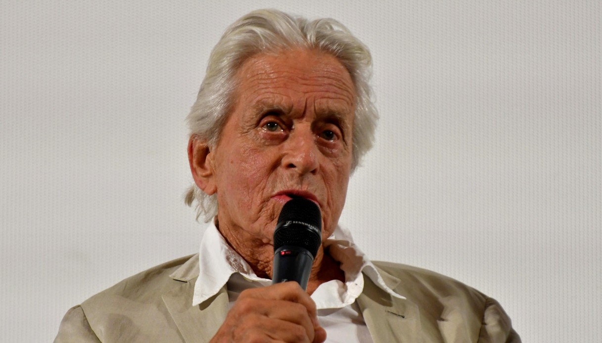 https://wips.plug.it/cips/notizie.virgilio.it/cms/2025/06/michael-douglas-taormina.jpg