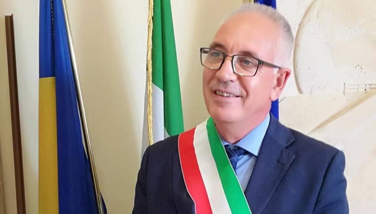 Morto in un incidente stradale l’ex sindaco di Guidonia, Michel Barbet: schianto in moto contro un’auto Morto in un incidente stradale l’ex sindaco di Guidonia, Michel Barbet: schianto in moto contro un’auto