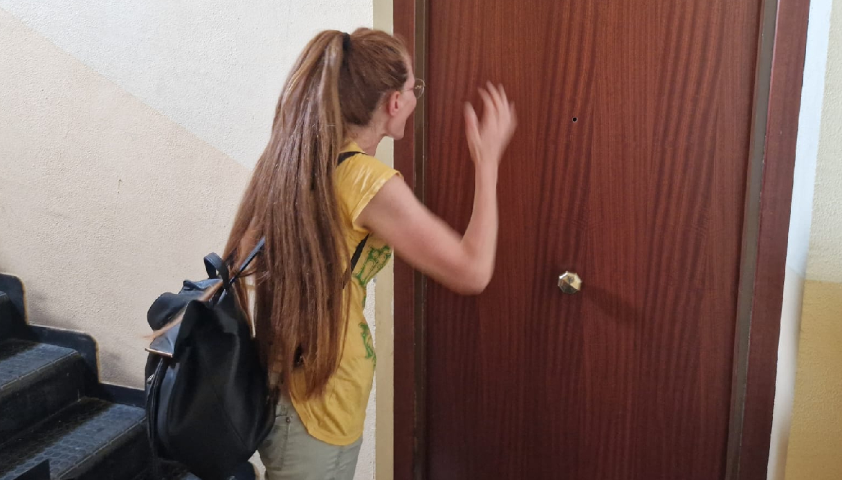 https://wips.plug.it/cips/notizie.virgilio.it/cms/2025/06/napoli-casa-occupata-borrelli.jpg