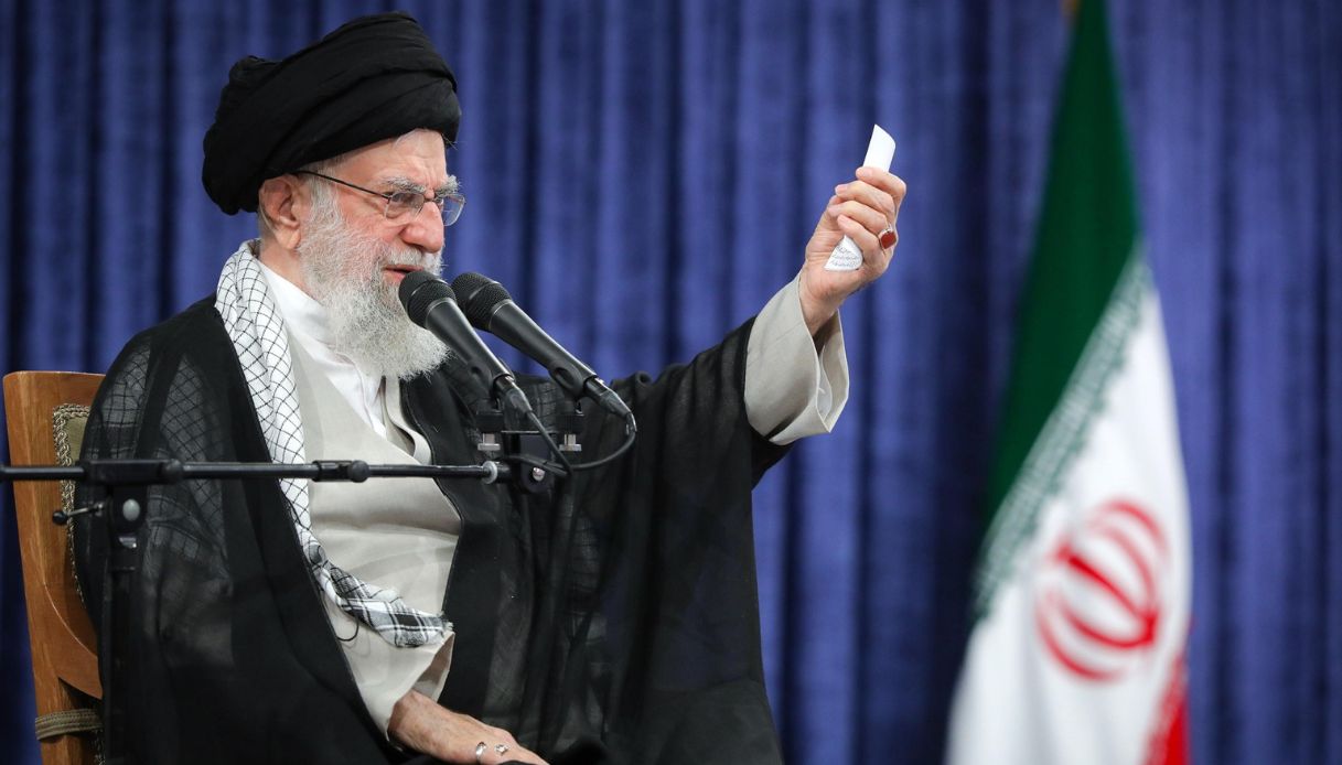 https://wips.plug.it/cips/notizie.virgilio.it/cms/2025/06/raisi-trump-iran-usa.jpg