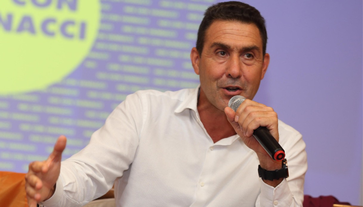 https://wips.plug.it/cips/notizie.virgilio.it/cms/2025/06/roberto-vannacci-gay-pride.jpg