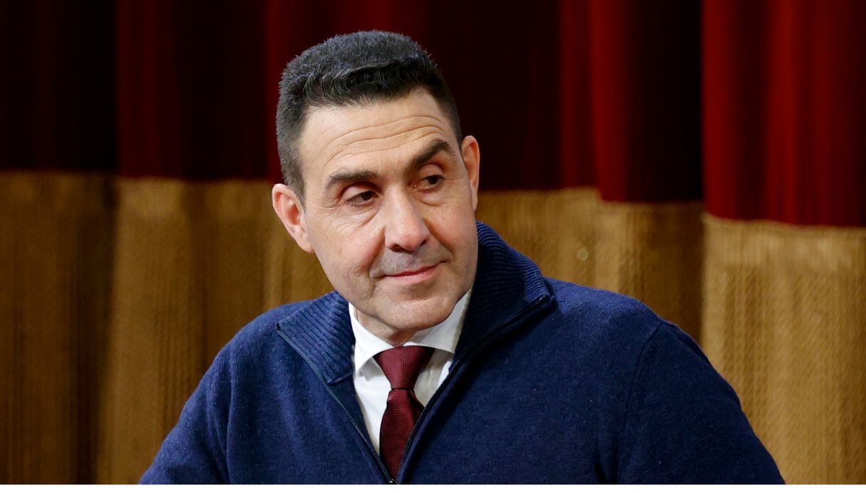 https://wips.plug.it/cips/notizie.virgilio.it/cms/2025/06/roberto-vannacci-simone-leoni-forza-italia.jpg