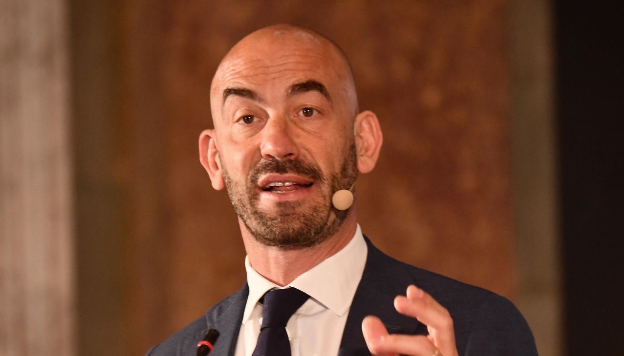 https://wips.plug.it/cips/notizie.virgilio.it/cms/2025/06/salernitana-bassetti.jpg