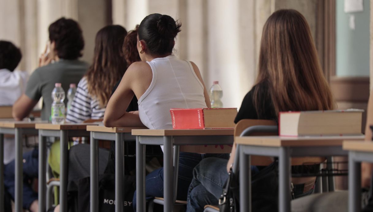 Seconda prova della Maturità 2025, ecco le tracce per i licei: Cicerone al Classico, Cartesio allo Scientifico Seconda prova della Maturità 2025, ecco le tracce per i licei: Cicerone al Classico, Cartesio allo Scientifico
