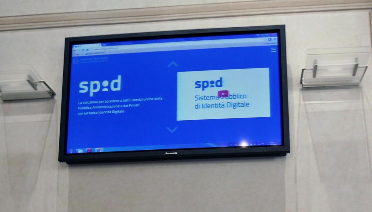 https://wips.plug.it/cips/notizie.virgilio.it/cms/2025/06/spid-a-pagamento.jpg