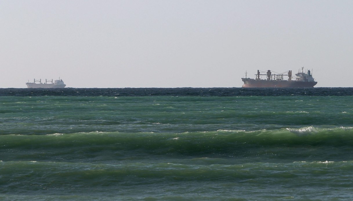 https://wips.plug.it/cips/notizie.virgilio.it/cms/2025/06/stretto-hormuz-guerra-iran-usa-israele.jpg