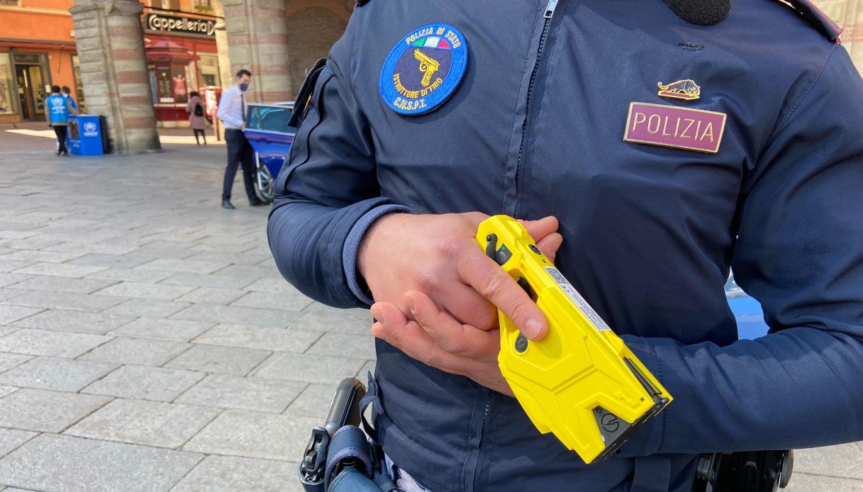 riccardo zappone morto per un malore dopo il taser a pescara padre in lacrime il dettaglio della telefonata