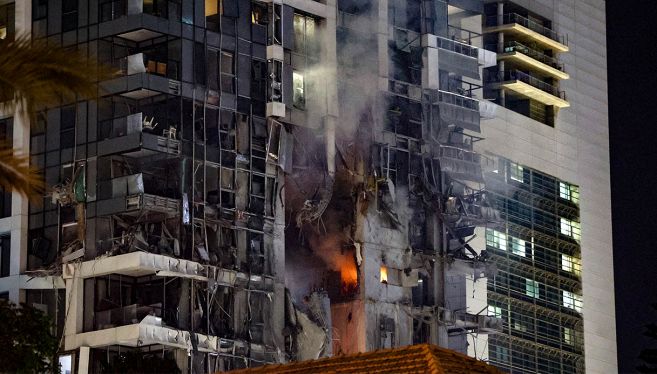 tel aviv israele edifici in fiamme