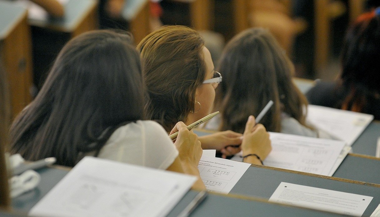 Test di Medicina addio, iscrizioni libere per il primo semestre fino al 25 luglio: poi ci sarà una graduatoria Test di Medicina addio, iscrizioni libere per il primo semestre fino al 25 luglio: poi ci sarà una graduatoria