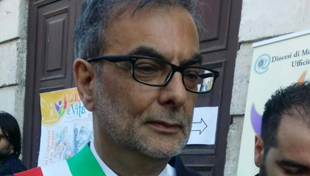 https://wips.plug.it/cips/notizie.virgilio.it/cms/2025/06/tommaso-minervini-sindaco-molfetta-arrestato.jpg